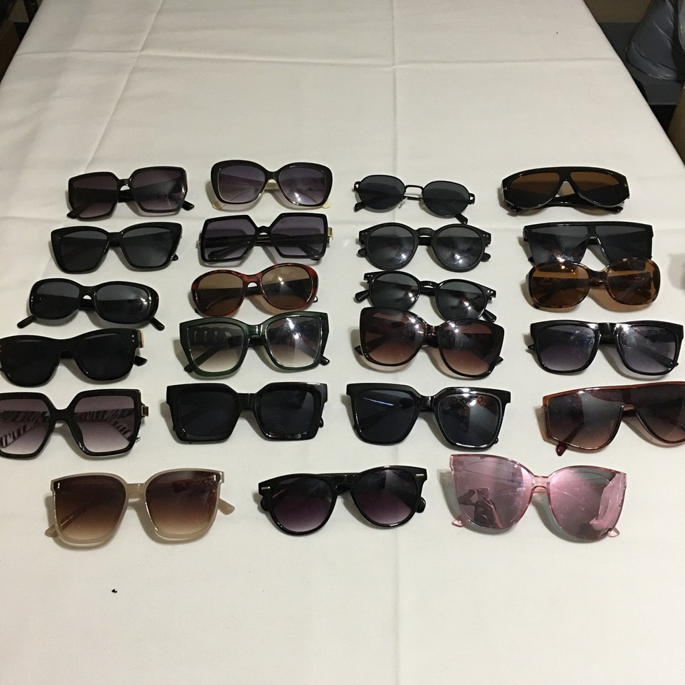 Lot of 23 Sunglasses Unisex Mixed Colors Styles Roxy Steve Madden Hilfiger